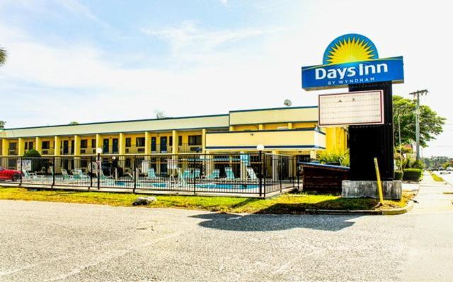 Days Inn By Wyndham Little River Exterior foto